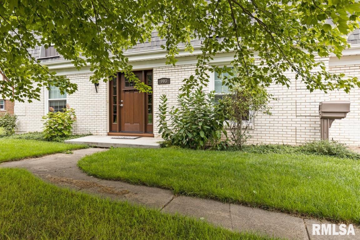 903 Kingsbury Road Washington, IL 61571 - Photo 4 of 50 Gallery Image 4