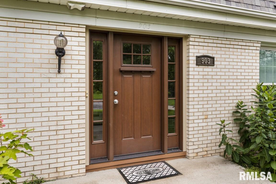 903 Kingsbury Road Washington, IL 61571 - Photo 5 of 50 Gallery Image 5