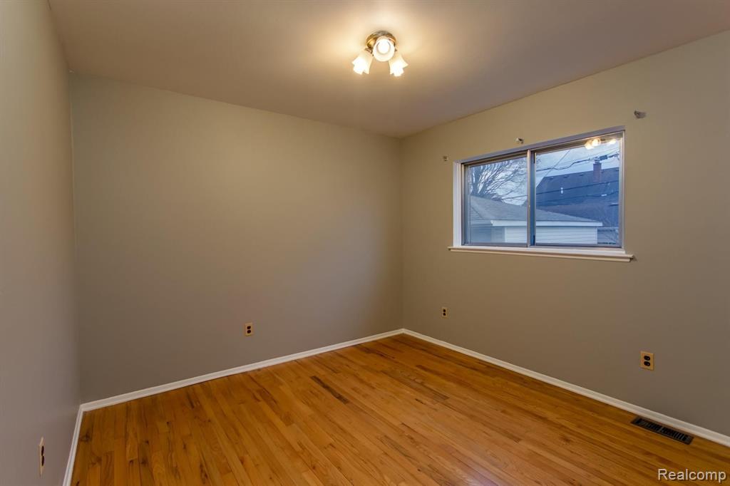 8124 Ritter Street Center Line, MI 48015 - Photo 13 of 21
