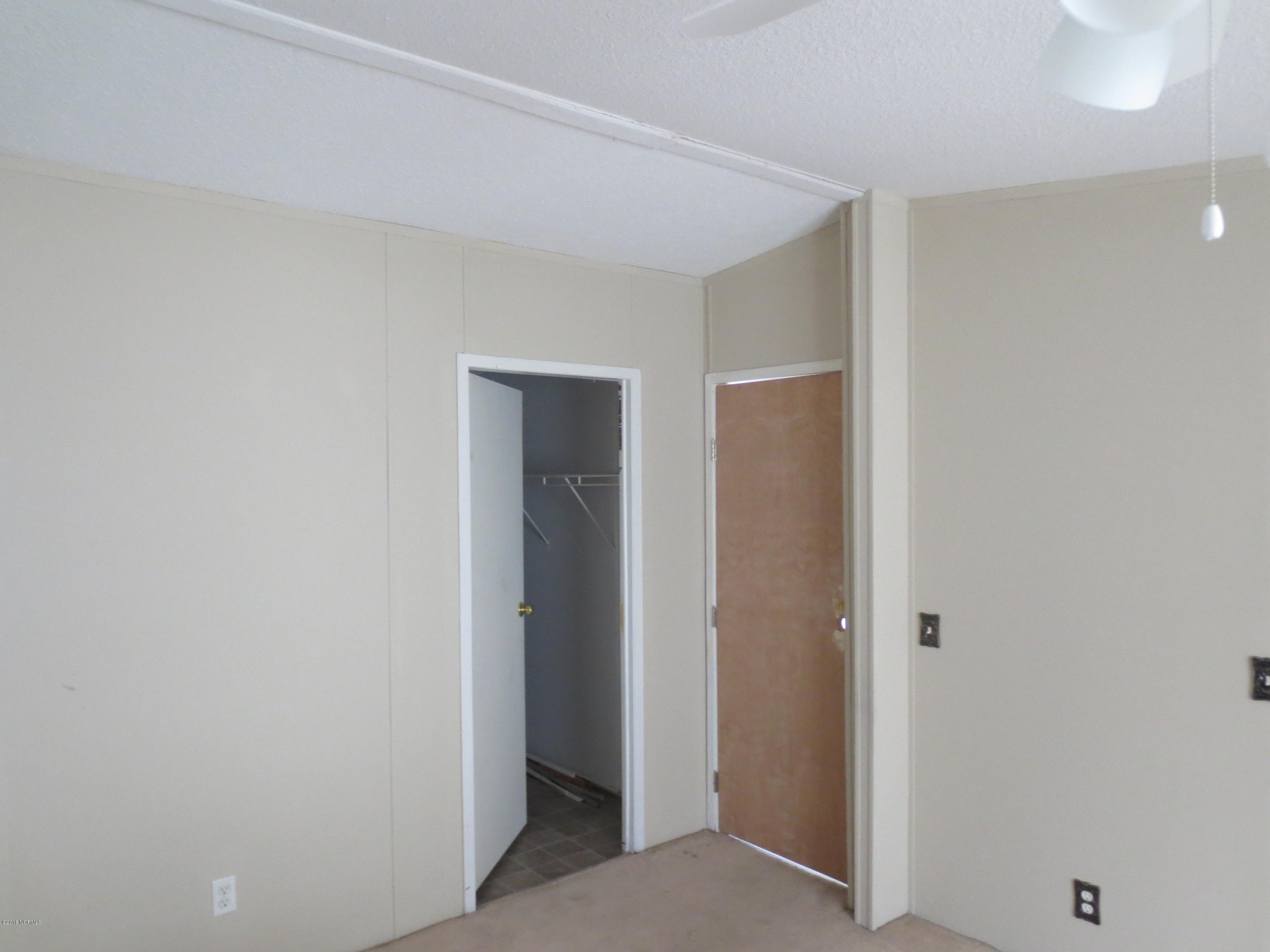 5982 Clarks Neck Road Washington, NC 27889 - Photo 7 of 7 007 master BR