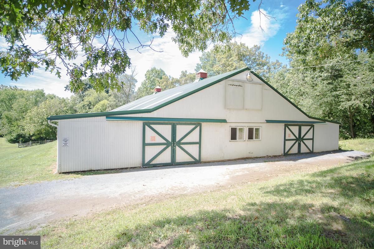 35469 Millville Road Middleburg, VA 20117 - Photo 20 of 30 24 Stall Barn