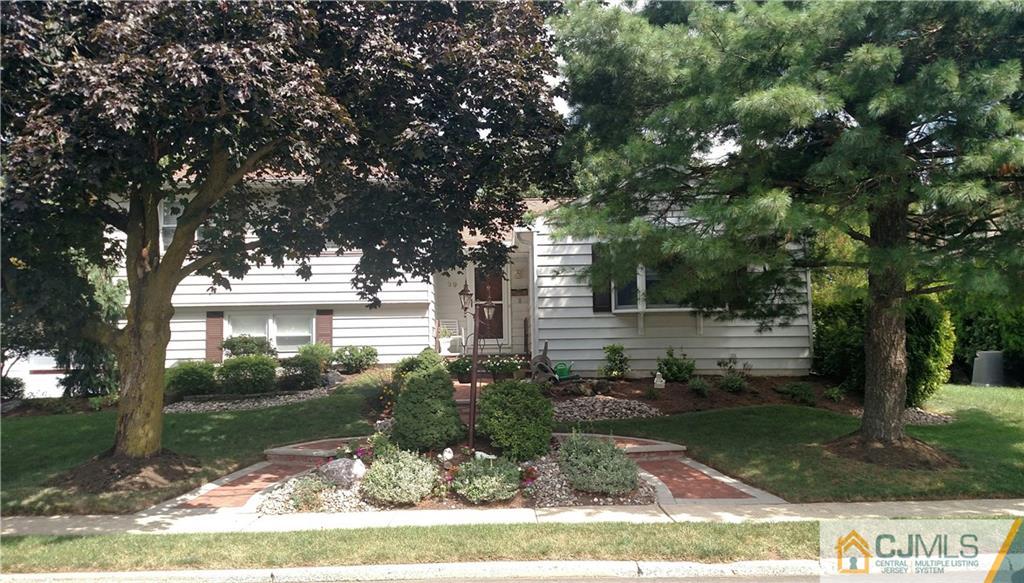 39 Brookfall Road Edison, NJ 08817 - Photo 1 of 18 Gallery Image 1