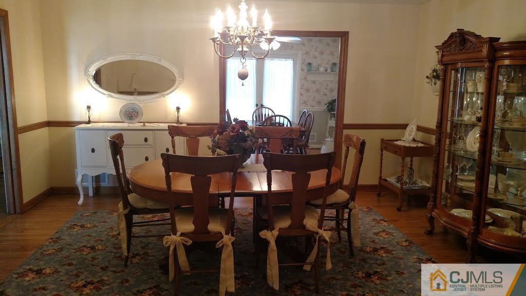 39 Brookfall Road Edison, NJ 08817 - Photo 6 of 18 Gallery Image 6