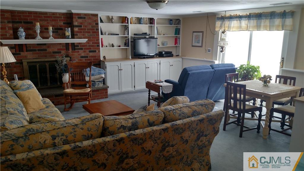 39 Brookfall Road Edison, NJ 08817 - Photo 7 of 18 Gallery Image 7