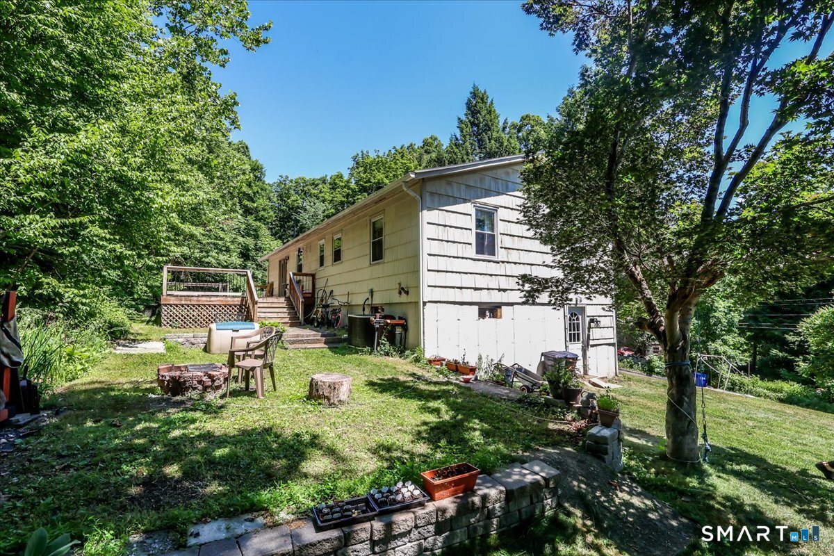 186 Flood Bridge Road Southbury, CT 06488 - Photo 4 of 35