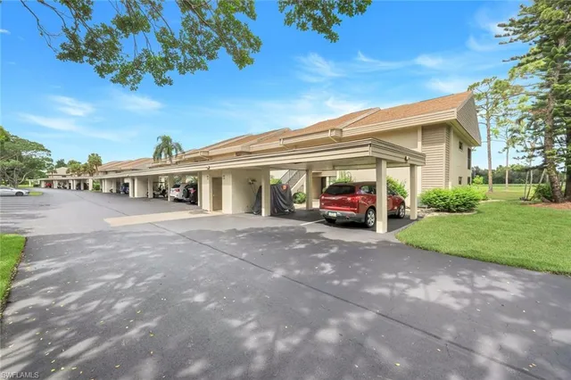 $189,900 | 5585 Trailwinds Drive, Unit 326, Fort Myers, FL 33907