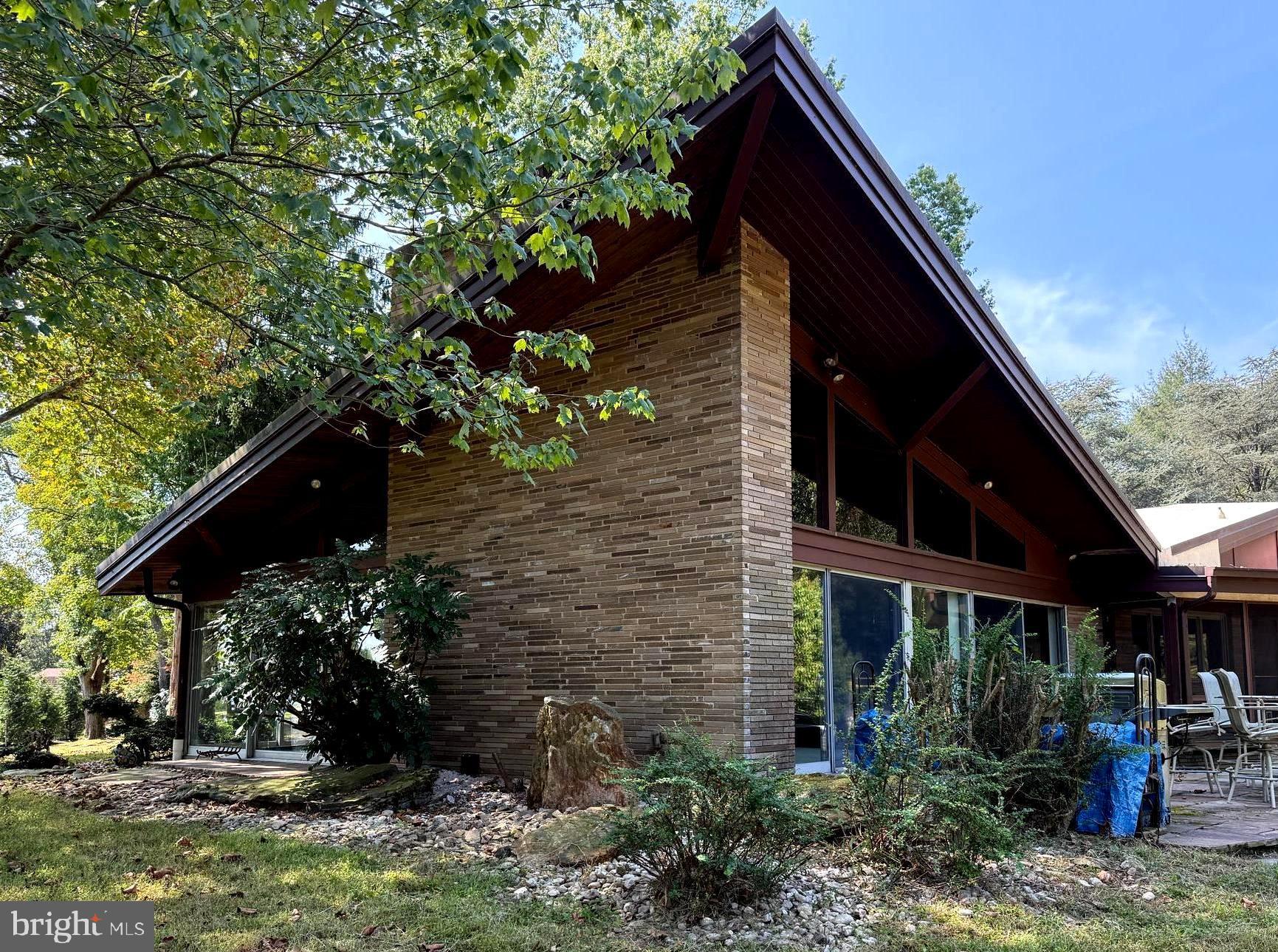 108 South Spring Valley Road Wilmington, DE 19807 - Photo 73 of 84 a backyard of a house with lots of green space