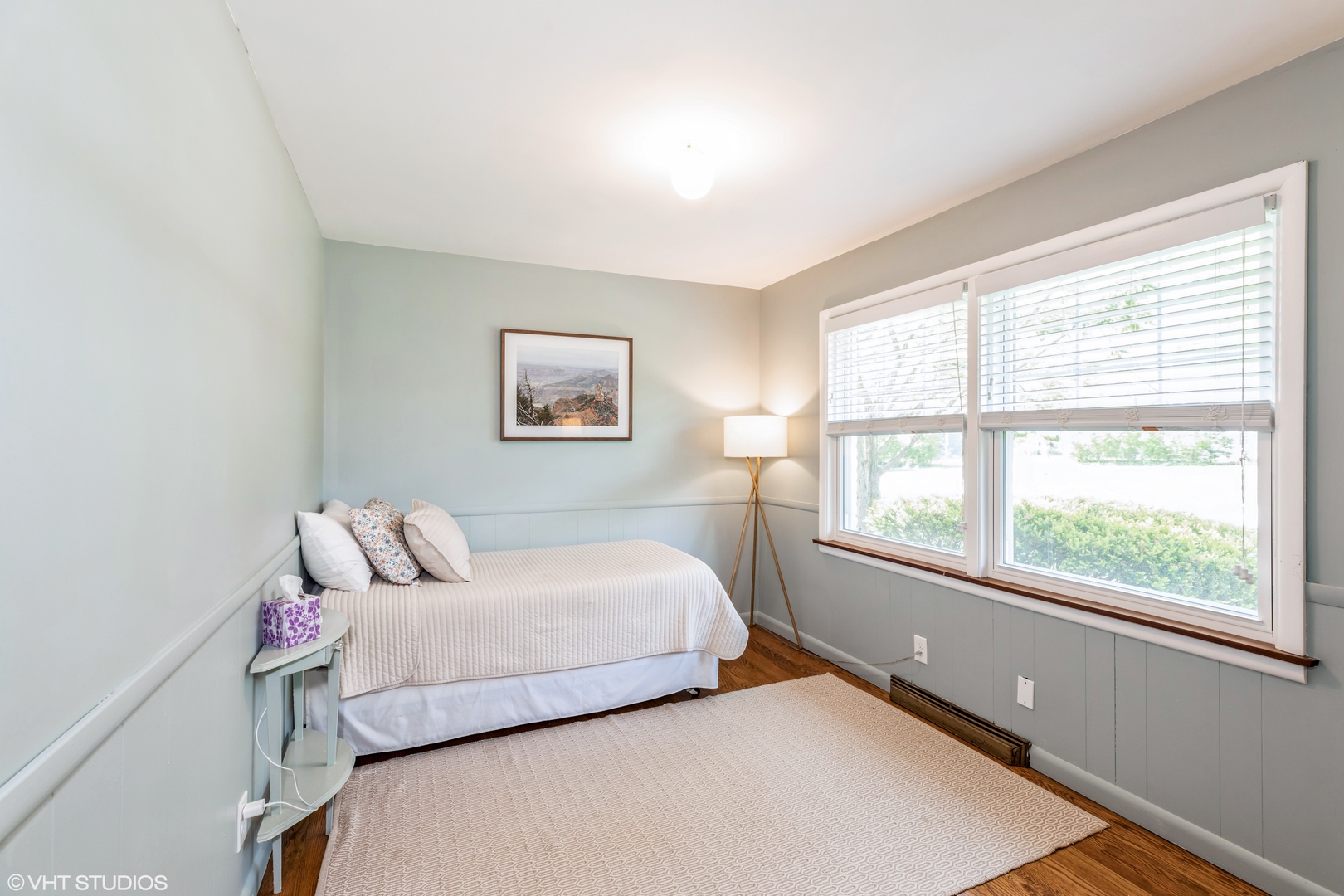 2160 Chestnut Road Homewood, IL 60430 - Photo 9 of 24 a bedroom with a bed and a window