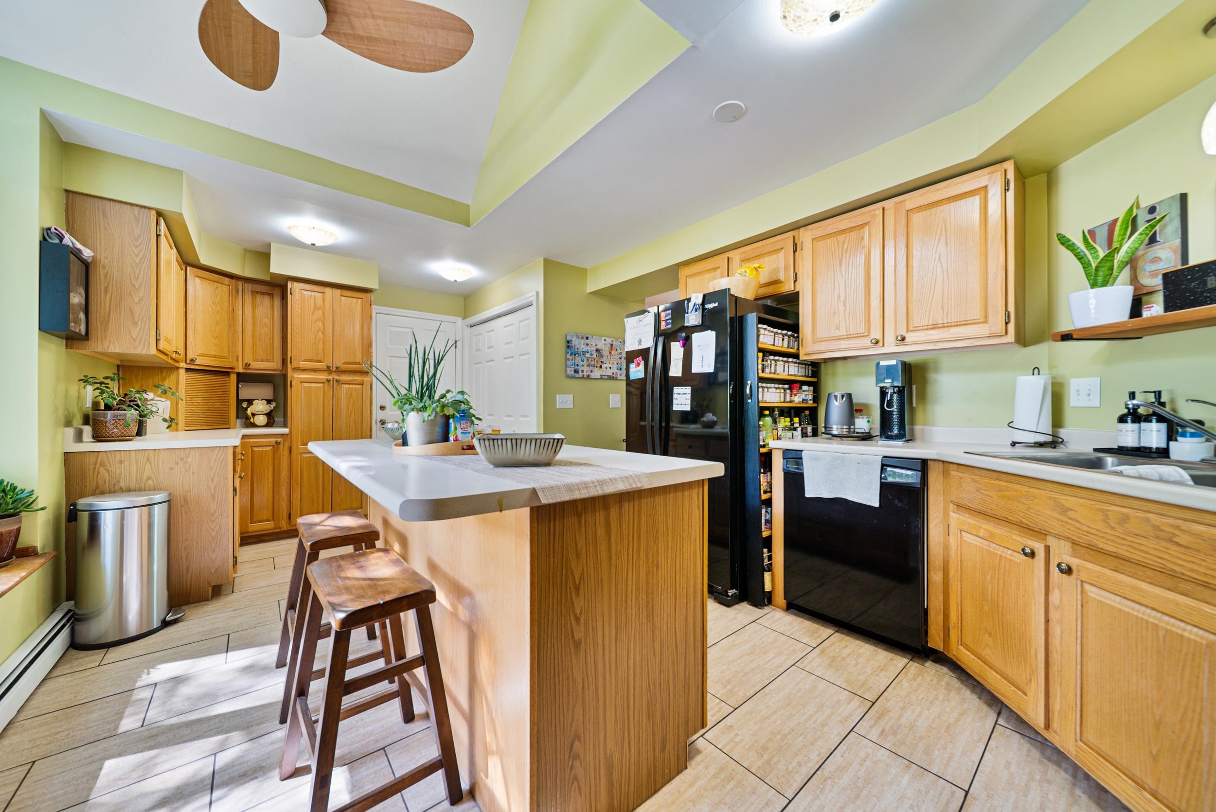 6 Lindsay Road Hooksett, NH 03106 - Photo 2 of 44