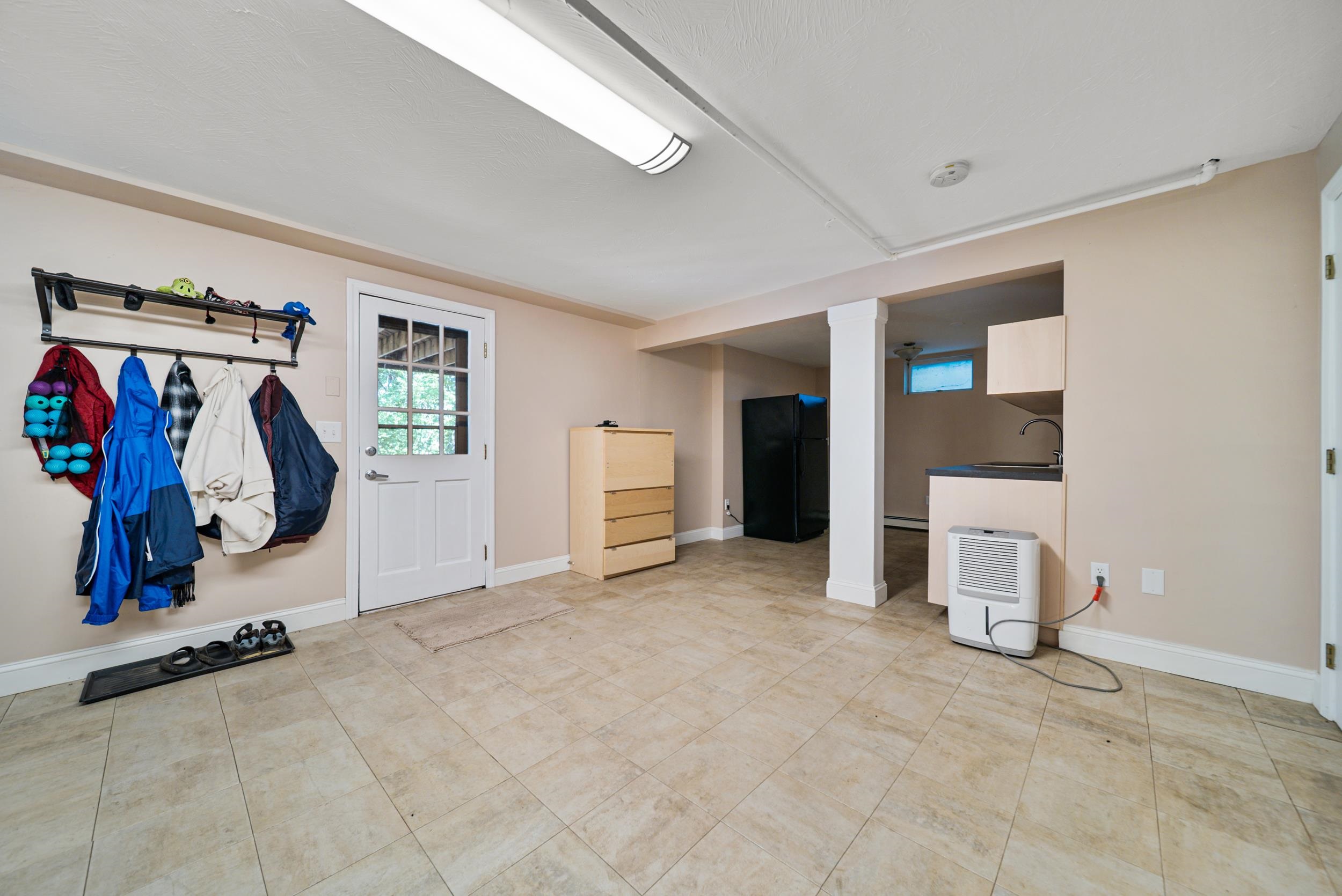 6 Lindsay Road Hooksett, NH 03106 - Photo 25 of 44