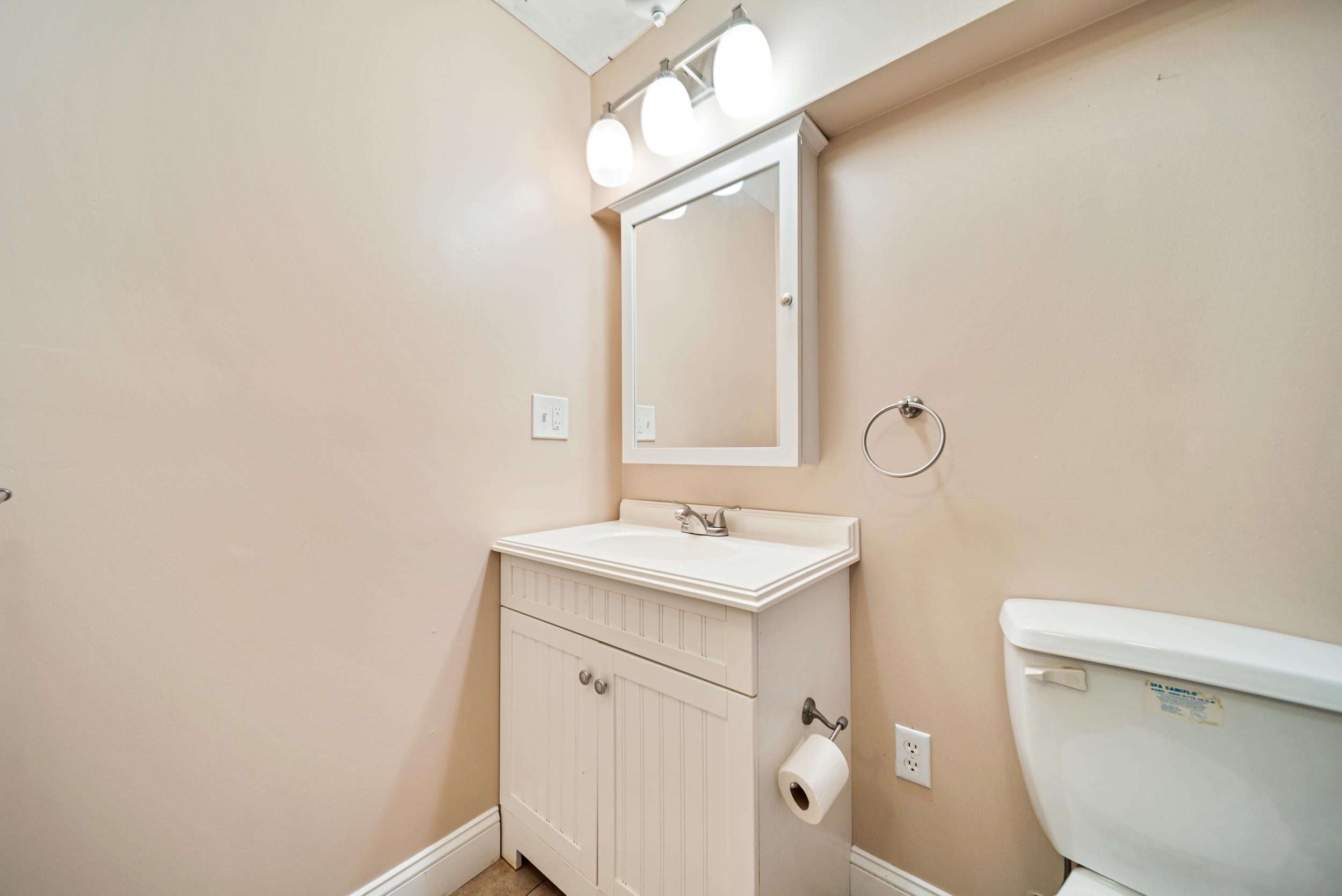 6 Lindsay Road Hooksett, NH 03106 - Photo 29 of 44