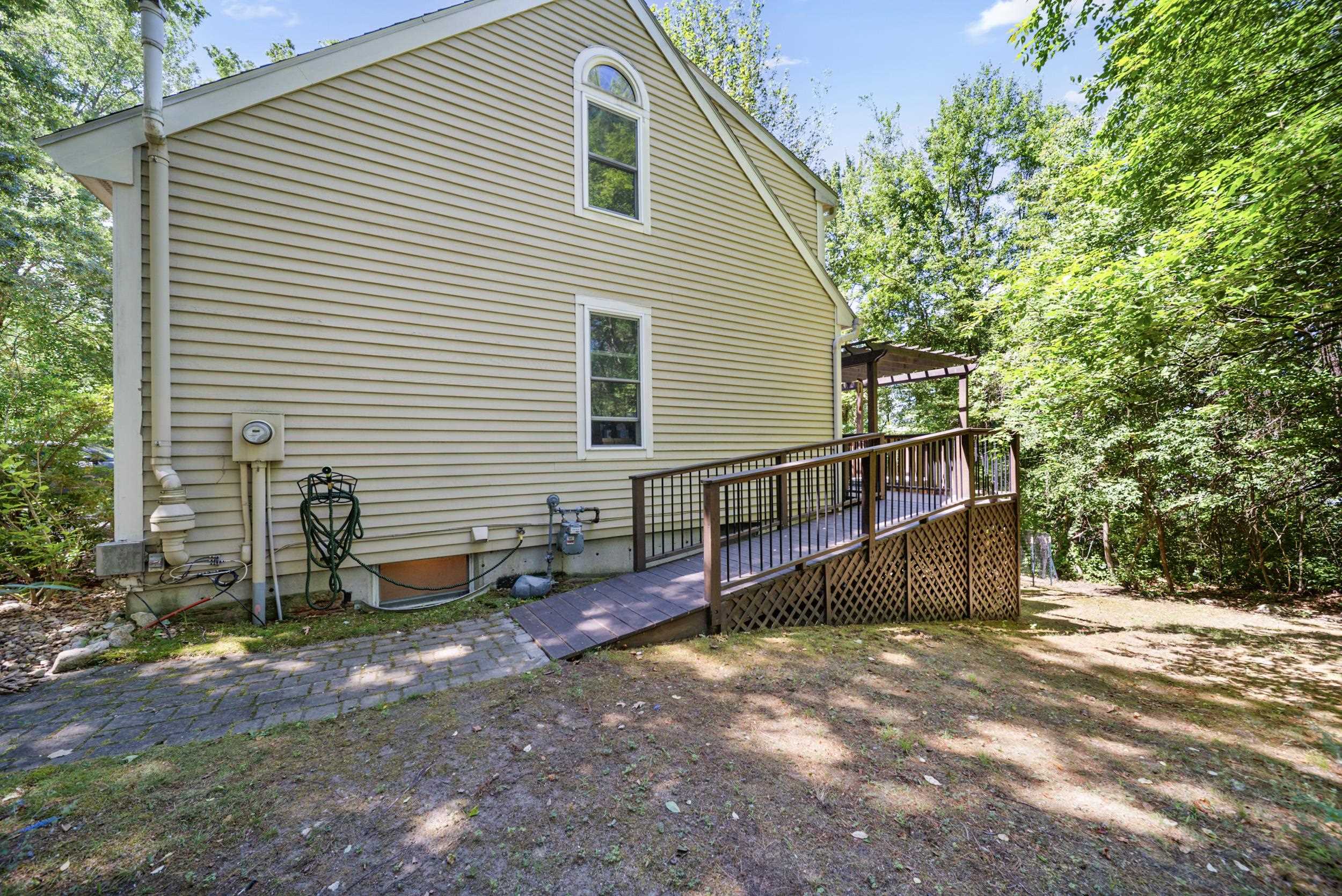 6 Lindsay Road Hooksett, NH 03106 - Photo 41 of 44