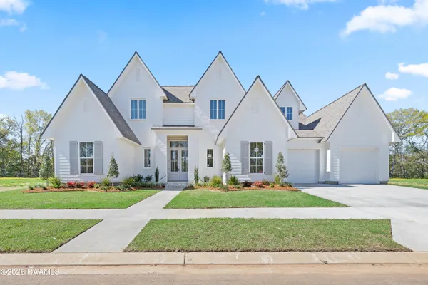 $860,000 | 117 Leaning Oak Drive, Lafayette, LA 70508