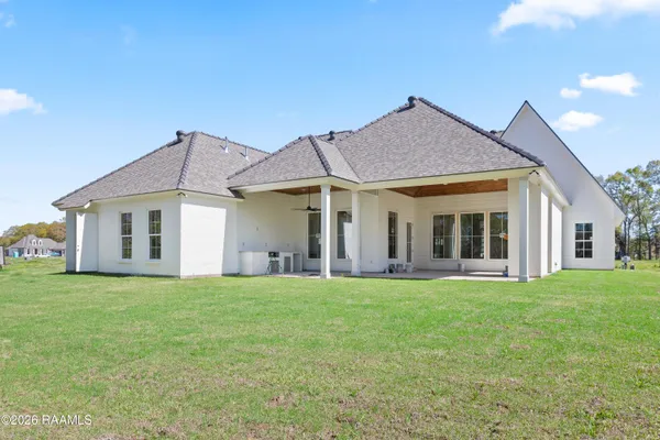 $860,000 | 117 Leaning Oak Drive, Lafayette, LA 70508