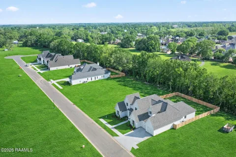$860,000 | 117 Leaning Oak Drive, Lafayette, LA 70508