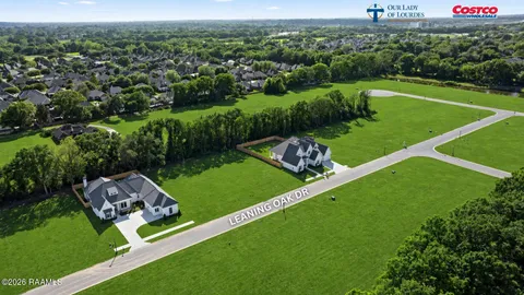 $860,000 | 117 Leaning Oak Drive, Lafayette, LA 70508