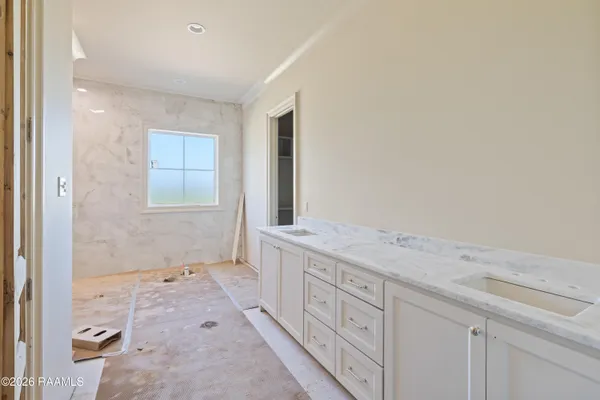 $860,000 | 117 Leaning Oak Drive, Lafayette, LA 70508