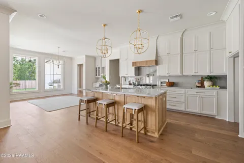 $860,000 | 117 Leaning Oak Drive, Lafayette, LA 70508