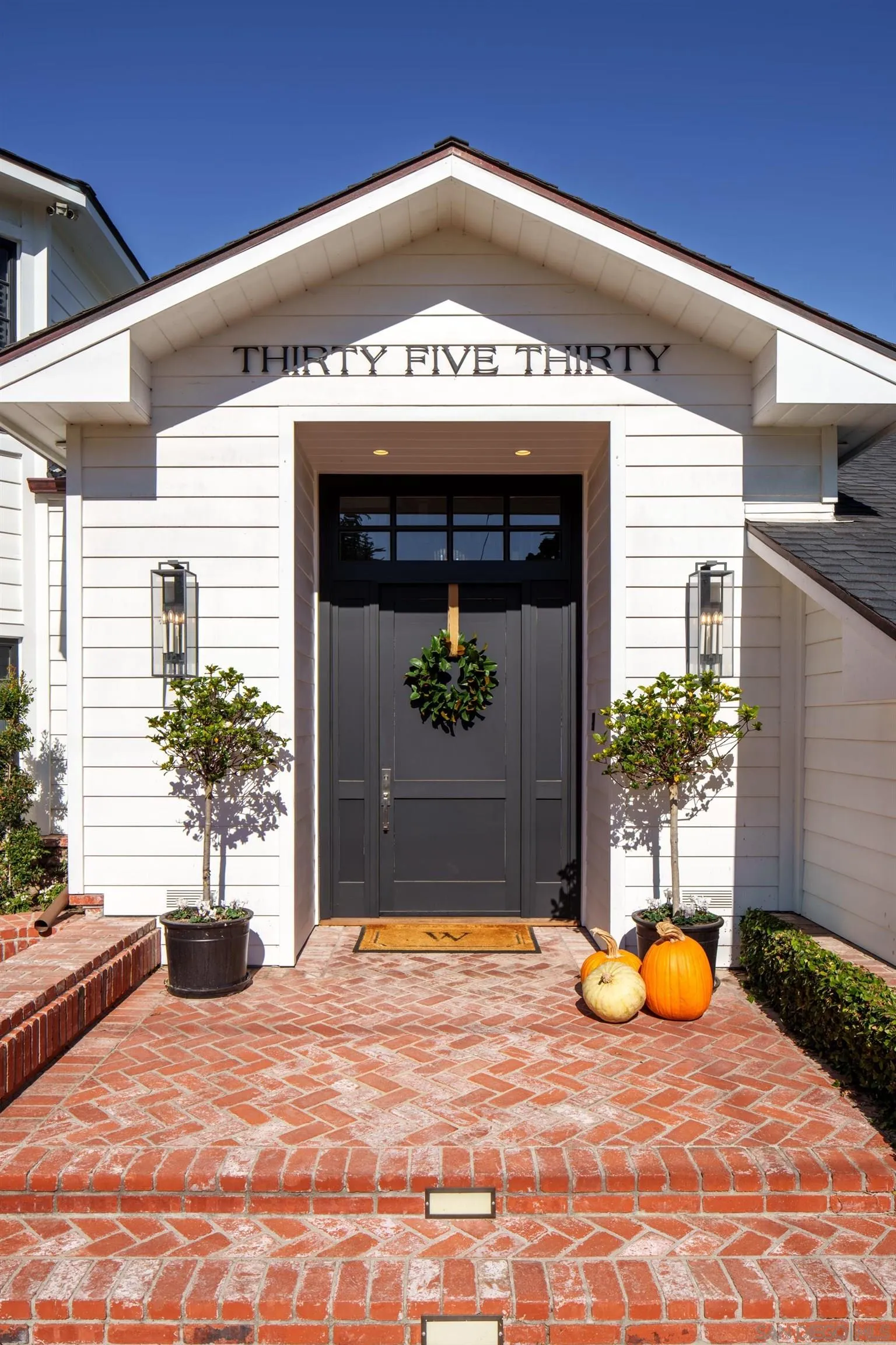 3530 Silvergate Place San Diego, CA 92106 - Photo 2 of 41 a view of a tub of fire pit