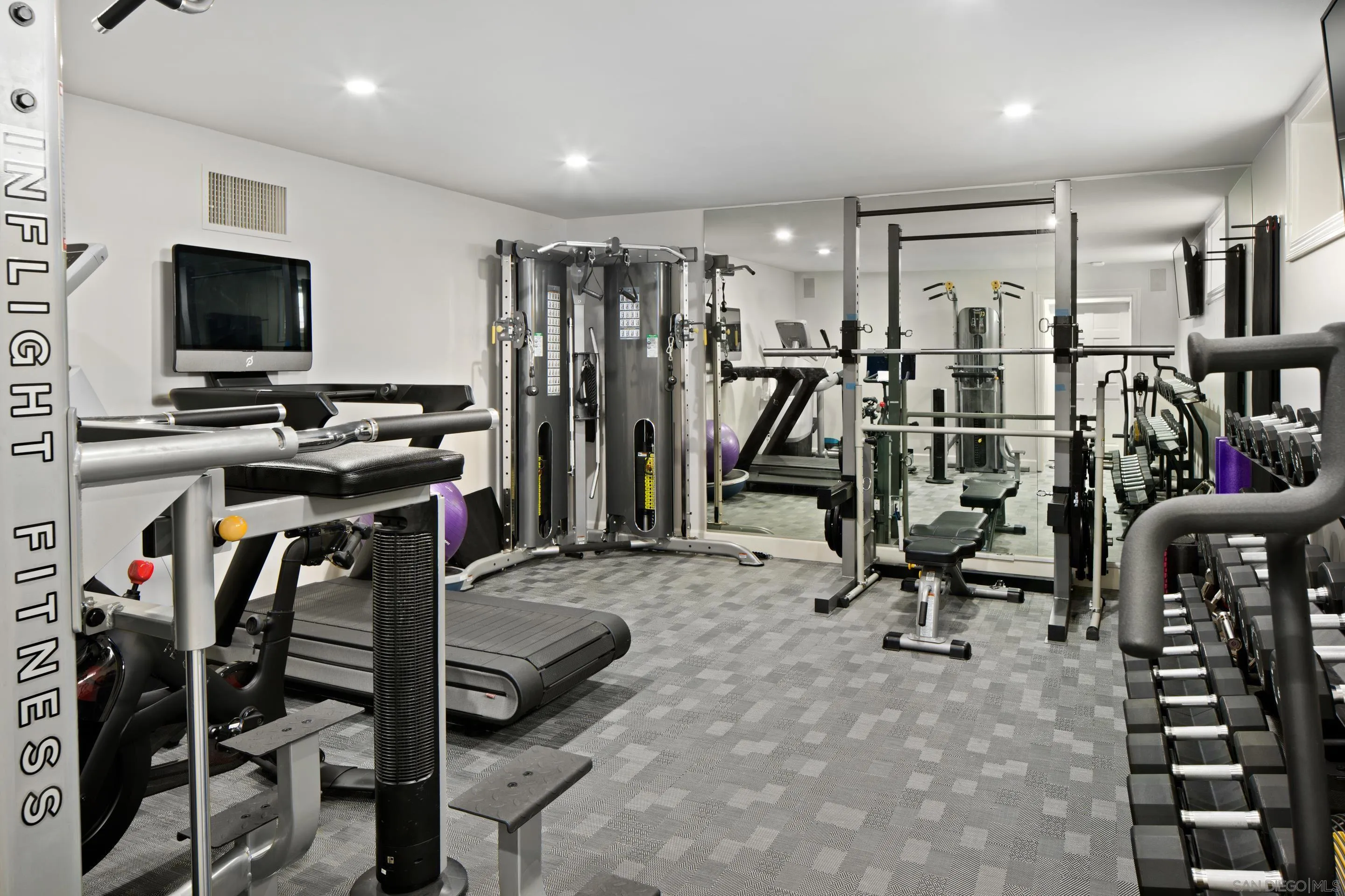 3530 Silvergate Place San Diego, CA 92106 - Photo 29 of 41 a view of a room with gym equipment