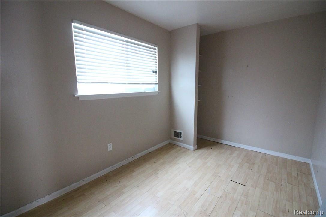 15096 Beech Daly Road Taylor, MI 48180 - Photo 14 of 17 IMG_6833.JPG