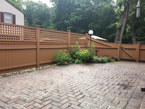33 Pebble Path Lane West Springfield, MA 01089 - Photo 4 of 28 Gallery Image 4