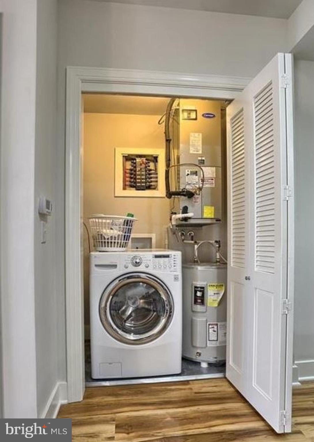 231 State Street, Unit 802 Harrisburg, PA 17101 - Photo 5 of 27 a view of empty room with washer and dryer