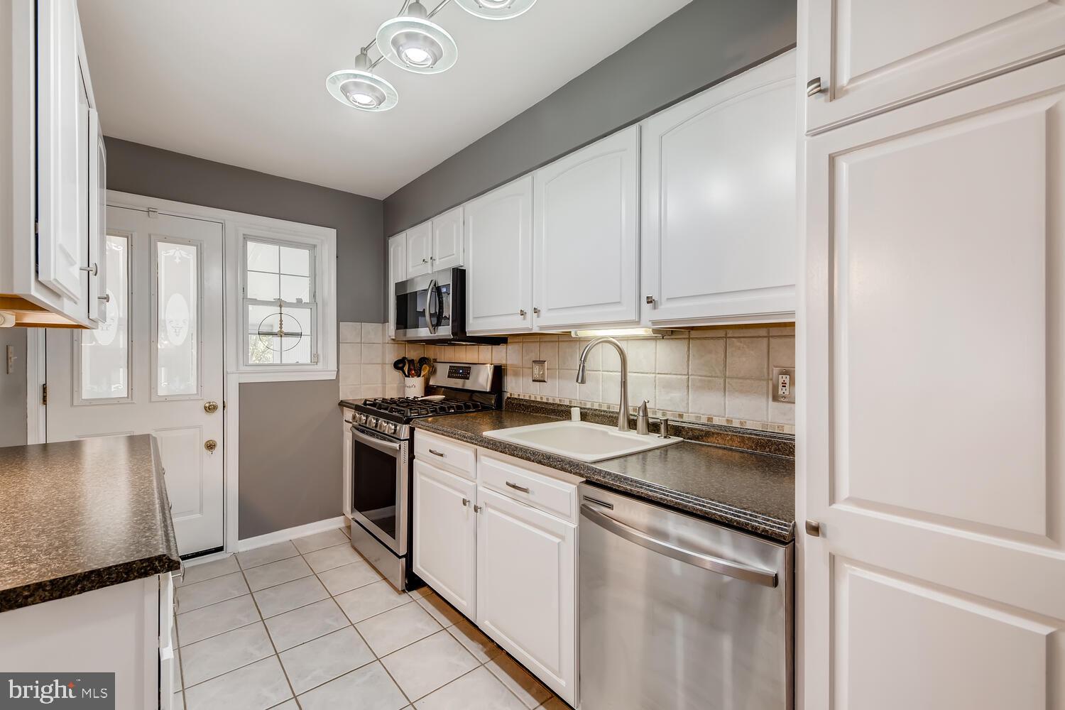 8327 Byington Road Baltimore, MD 21286 - Photo 12 of 37 Gallery Image 12