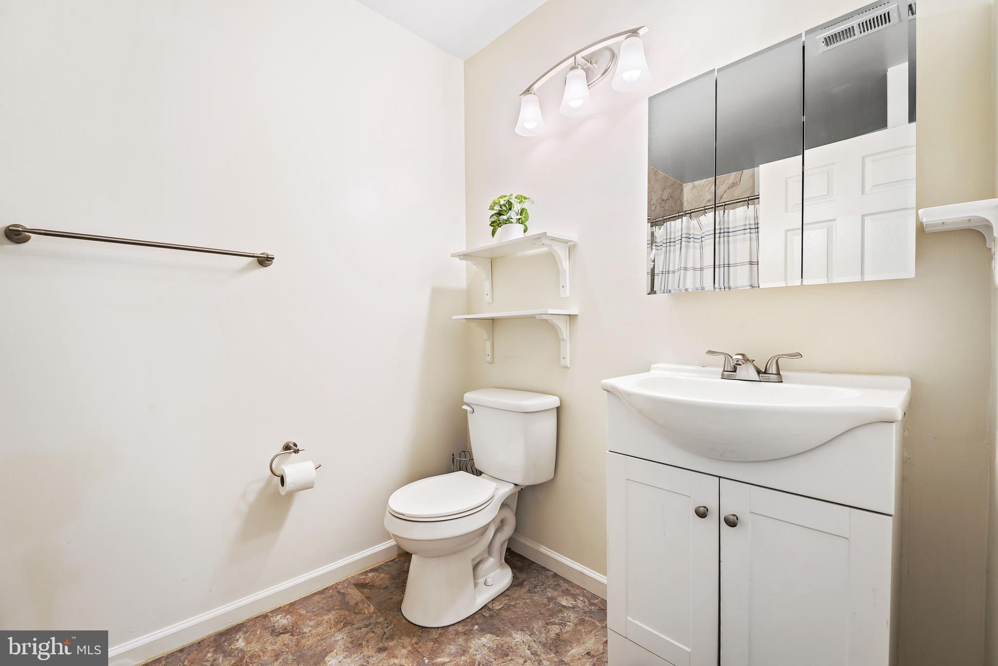 8226 Winstead Place, Unit 102 Manassas, VA 20109 - Photo 20 of 25