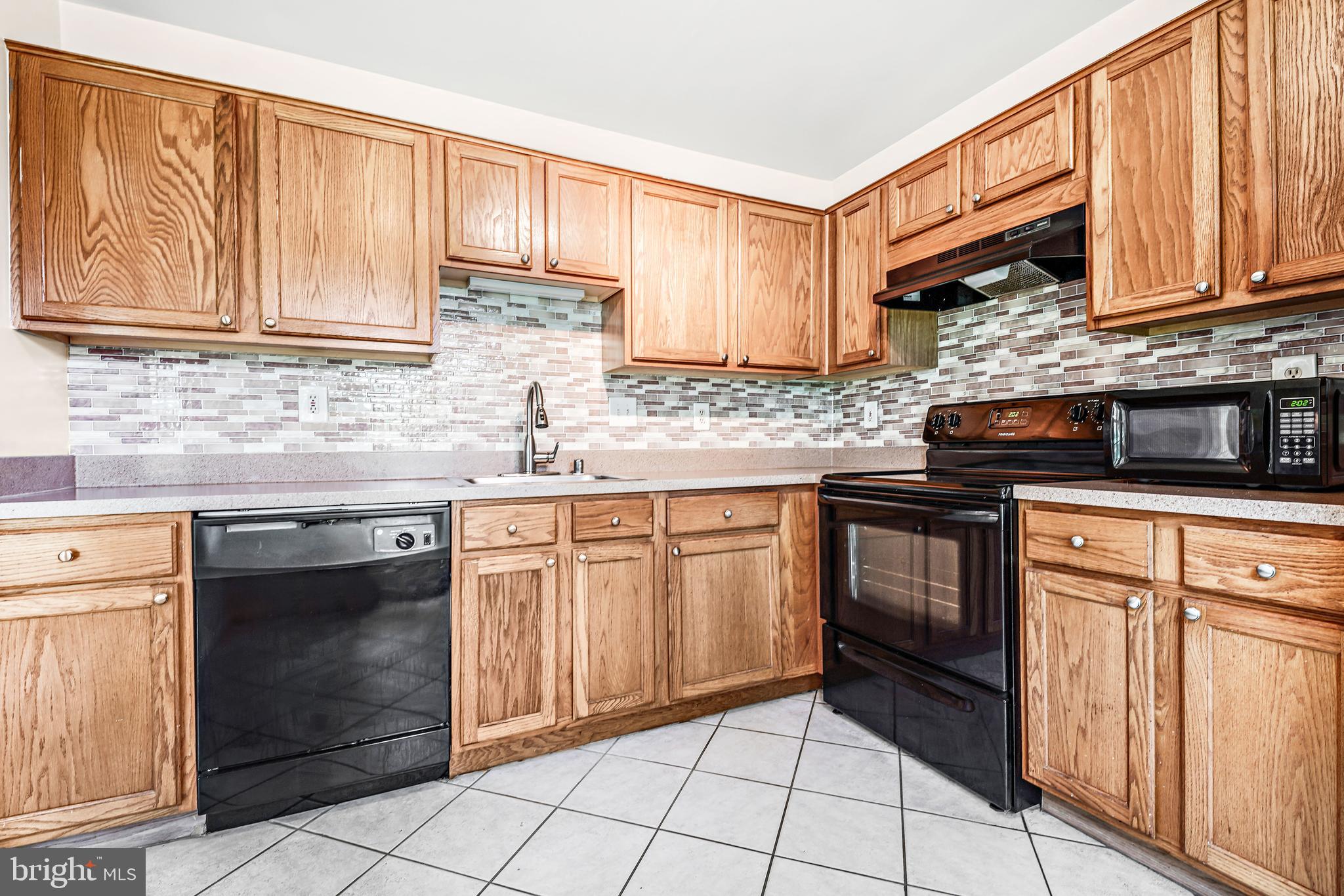 8226 Winstead Place, Unit 102 Manassas, VA 20109 - Photo 9 of 25