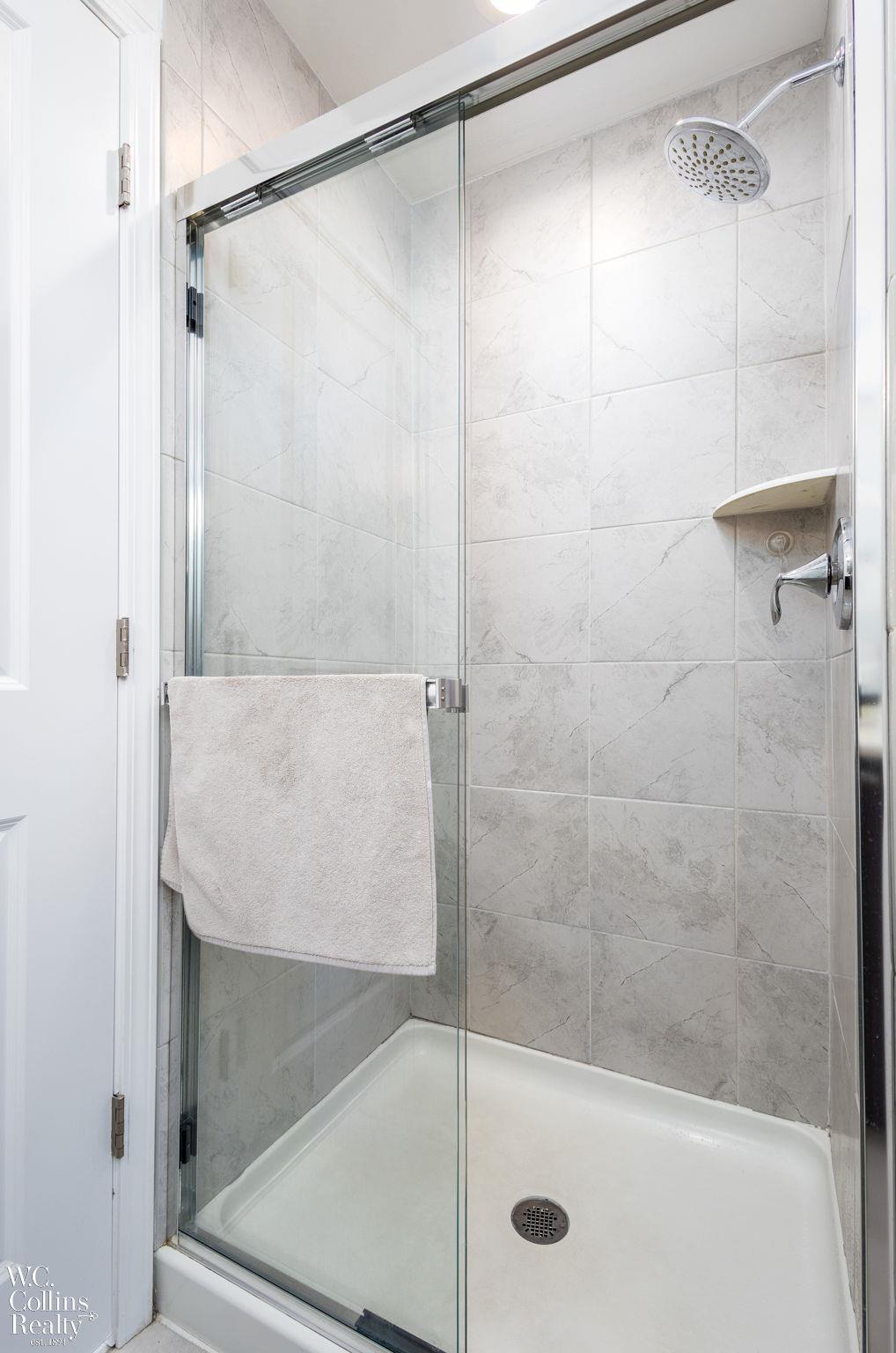 2500 Normandy Road Royal Oak, MI 48073 - Photo 17 of 29 50170893-74b0ee99-41f4-4a48-85ba-91cf2bb30b22.JPG