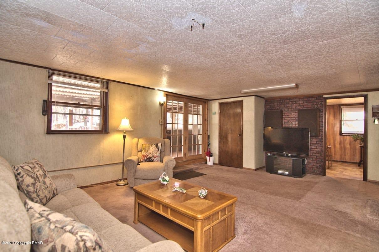 180 Hummingbird Trail Bushkill, PA 18324 - Photo 56 of 85 Family Room