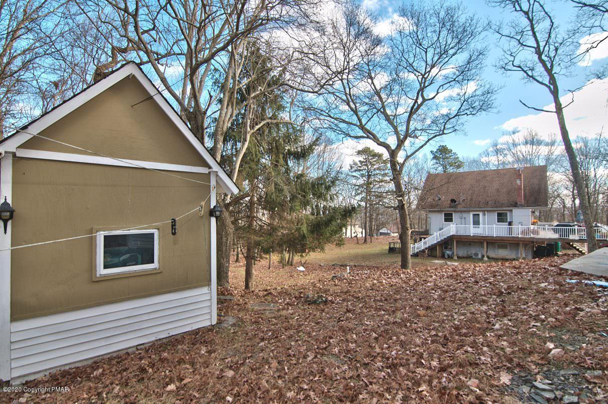 180 Hummingbird Trail Bushkill, PA 18324 - Photo 70 of 85 Side View