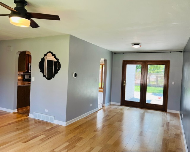 602 North Rumple Lane Addison, IL 60101 - Photo 3 of 24 Gallery Image 3