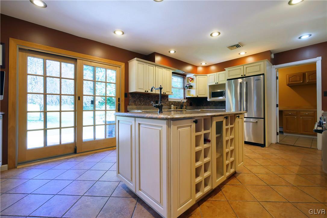 3078 Glendon Road Bethlehem, PA 18017 - Photo 12 of 34 Gallery Image 12