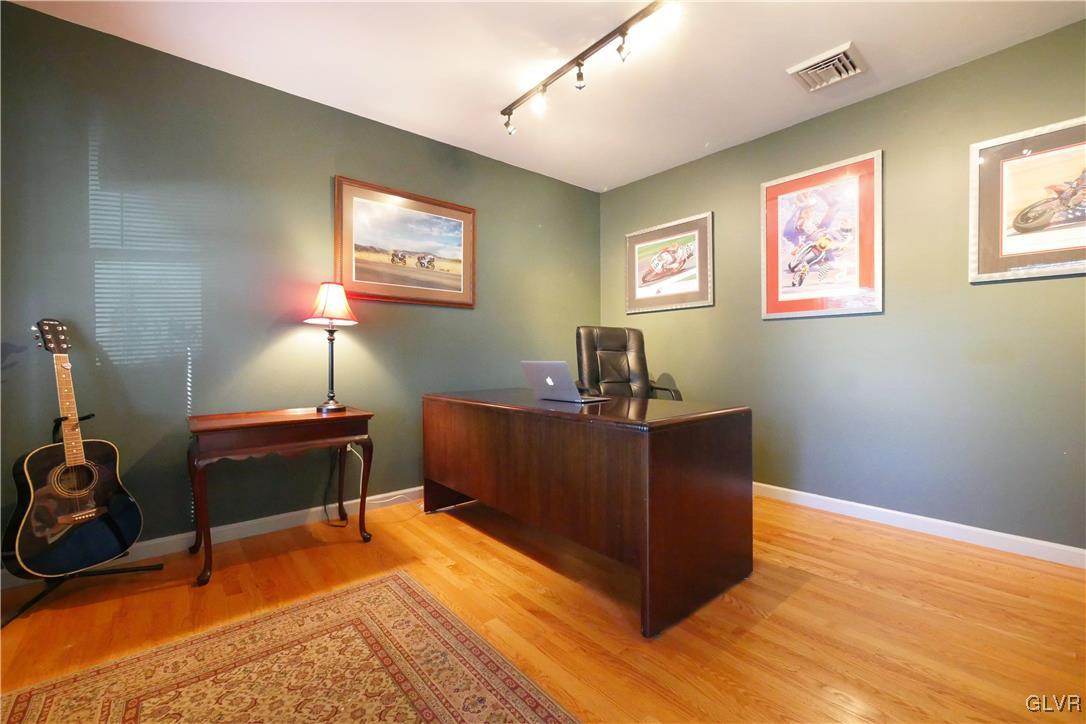 3078 Glendon Road Bethlehem, PA 18017 - Photo 7 of 34 Gallery Image 7
