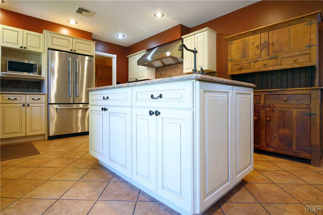 3078 Glendon Road Bethlehem, PA 18017 - Photo 10 of 34 Gallery Image 10