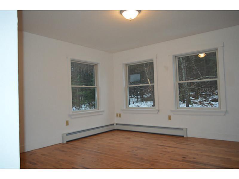 96 Cove Road Winterport, ME 04496 - Photo 13 of 34 Living Room.