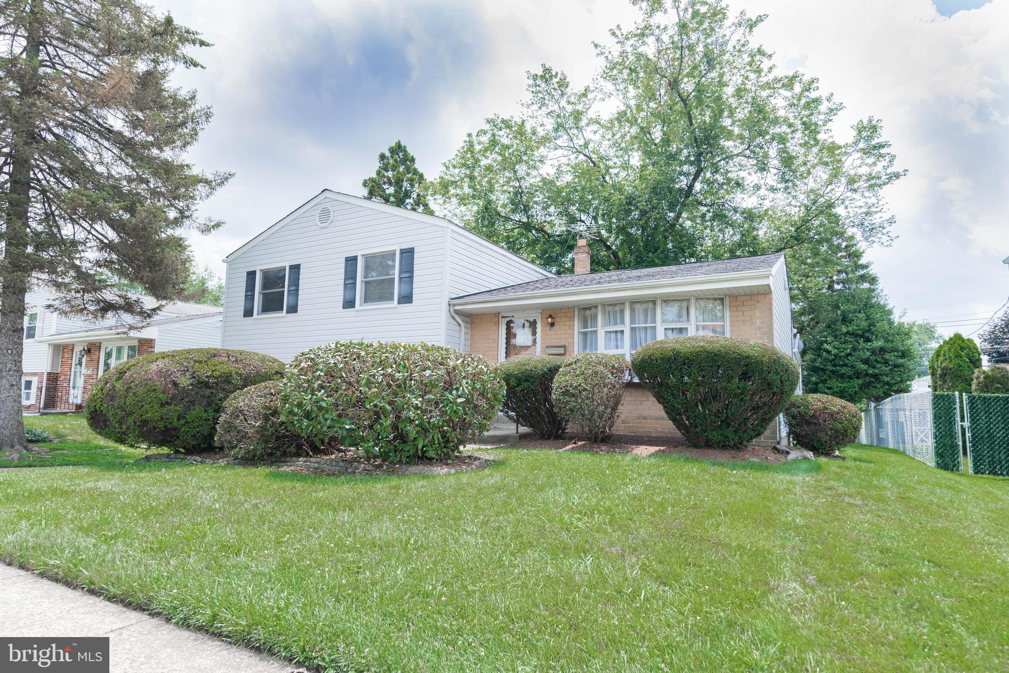1118 Norwalk Road Philadelphia, PA 19115 - Photo 3 of 36