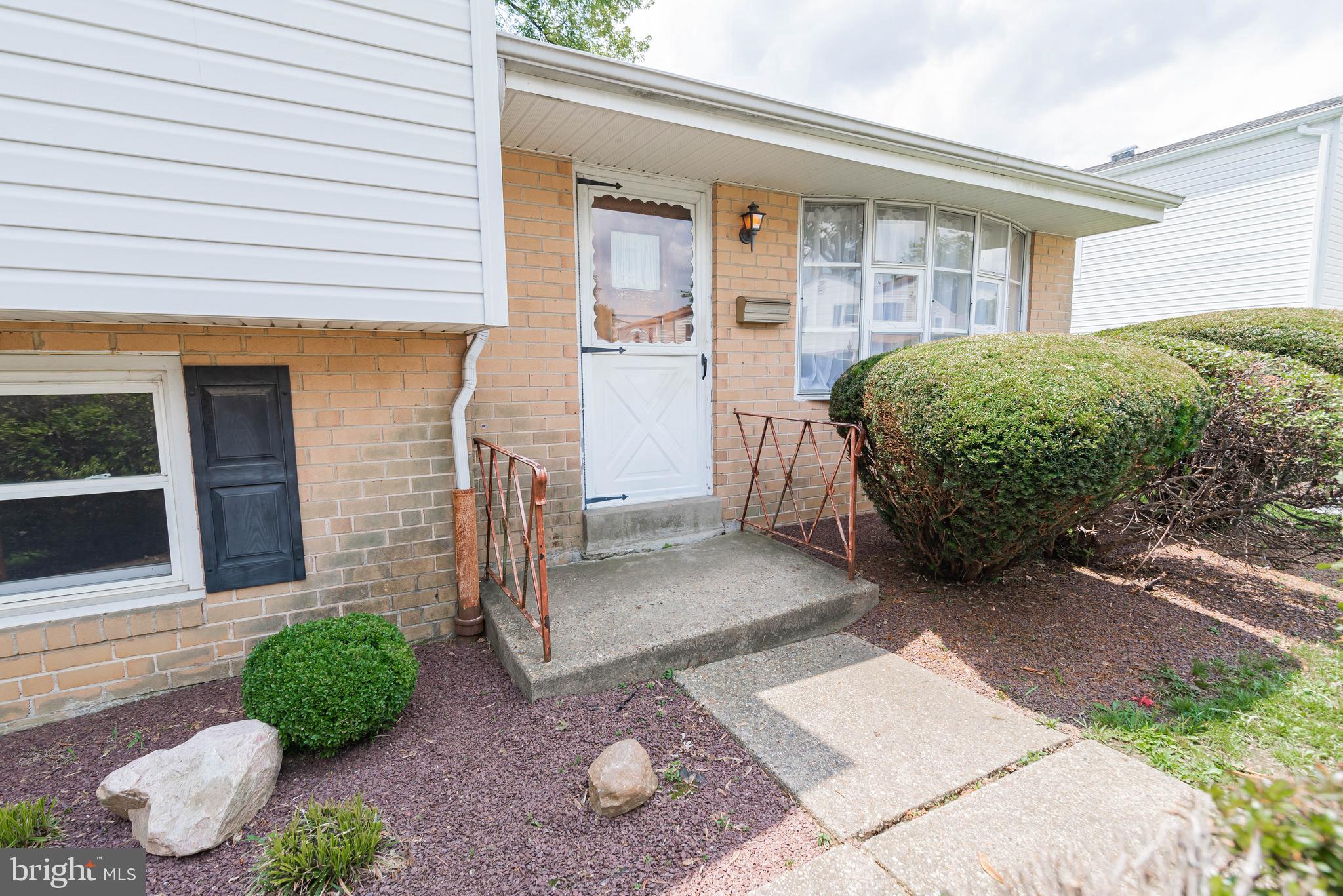 1118 Norwalk Road Philadelphia, PA 19115 - Photo 5 of 36