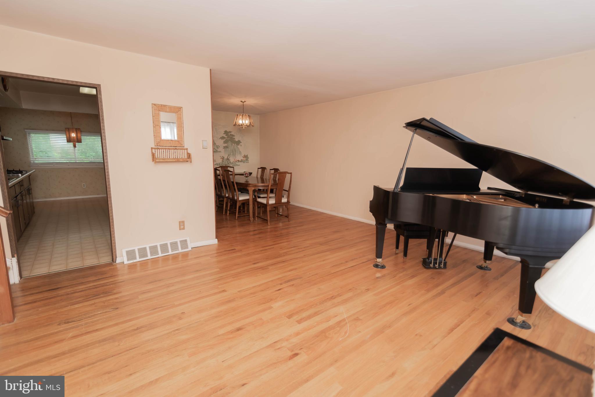 1118 Norwalk Road Philadelphia, PA 19115 - Photo 6 of 36