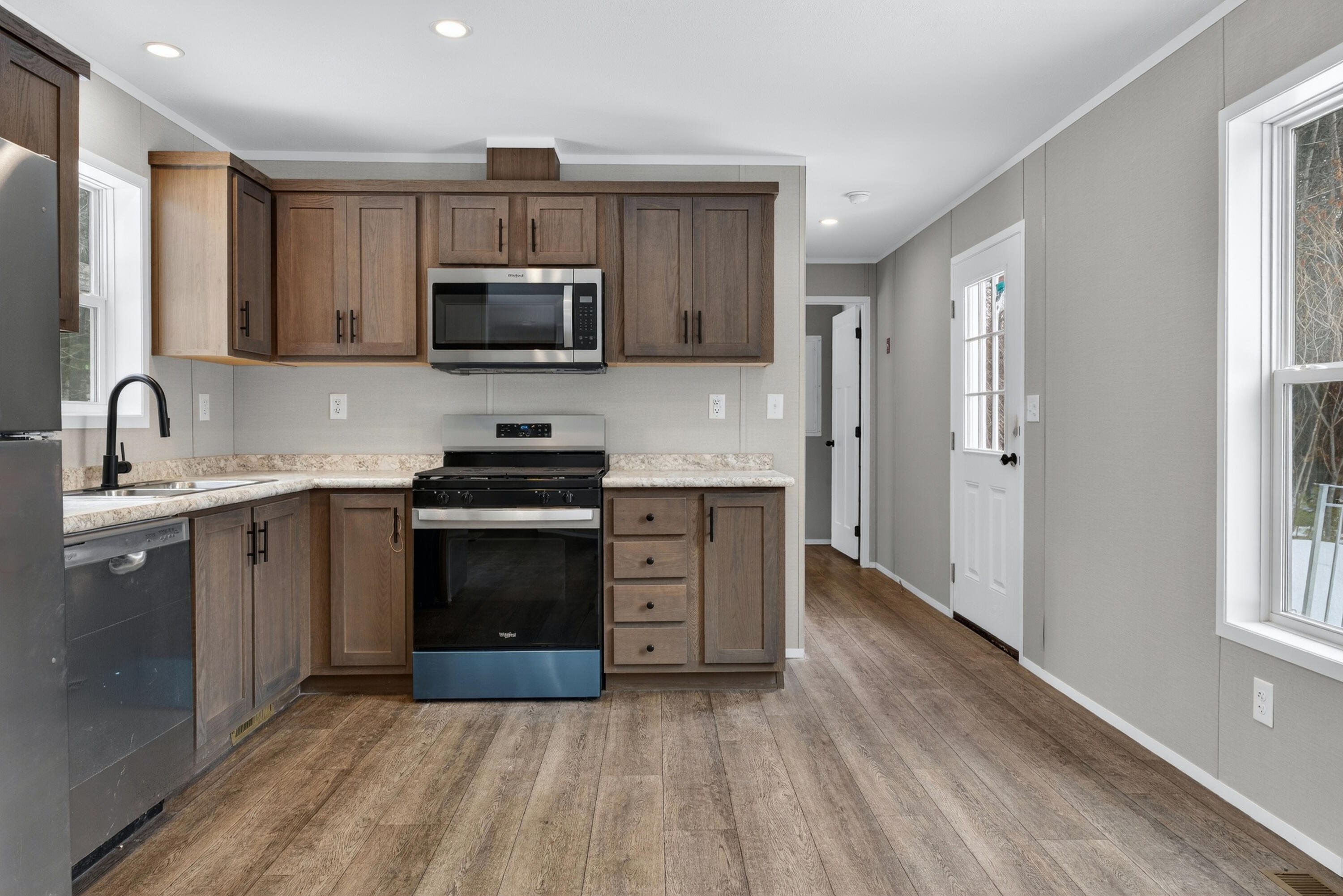 83 Governor Goodwin Road North Berwick, ME 03906 - Photo 10 of 31 Kitchen