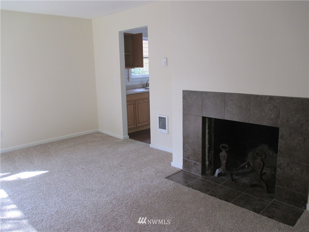 9749 Sand Point Way Northeast Seattle, WA 98115 - Photo 2 of 19 Gallery Image 2