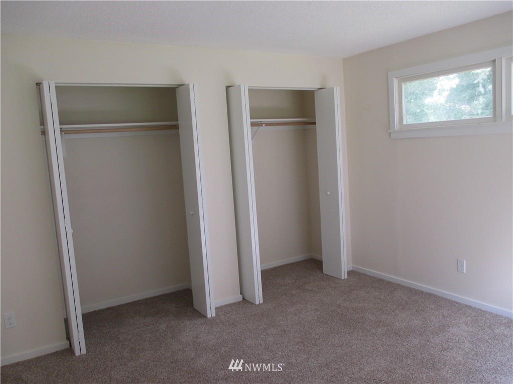9749 Sand Point Way Northeast Seattle, WA 98115 - Photo 11 of 19 Gallery Image 11