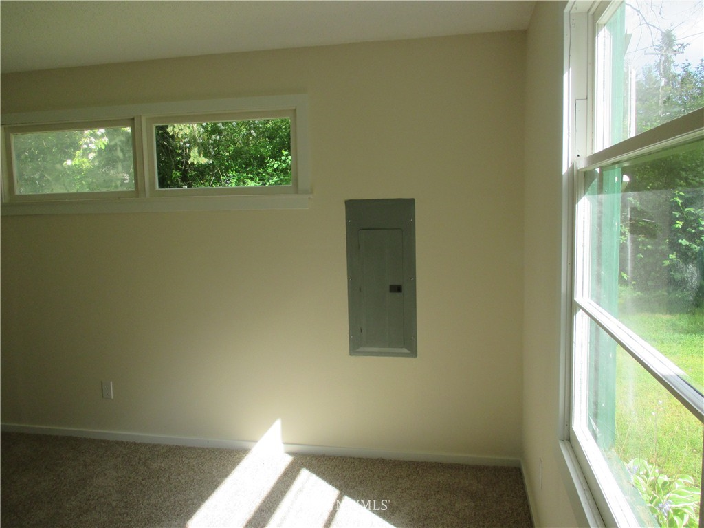 9749 Sand Point Way Northeast Seattle, WA 98115 - Photo 12 of 19 Gallery Image 12