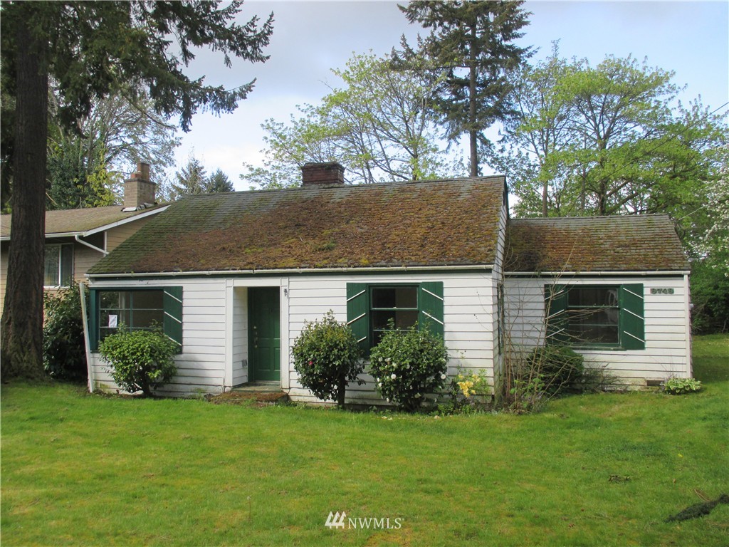 9749 Sand Point Way Northeast Seattle, WA 98115 - Photo 16 of 19 Gallery Image 16