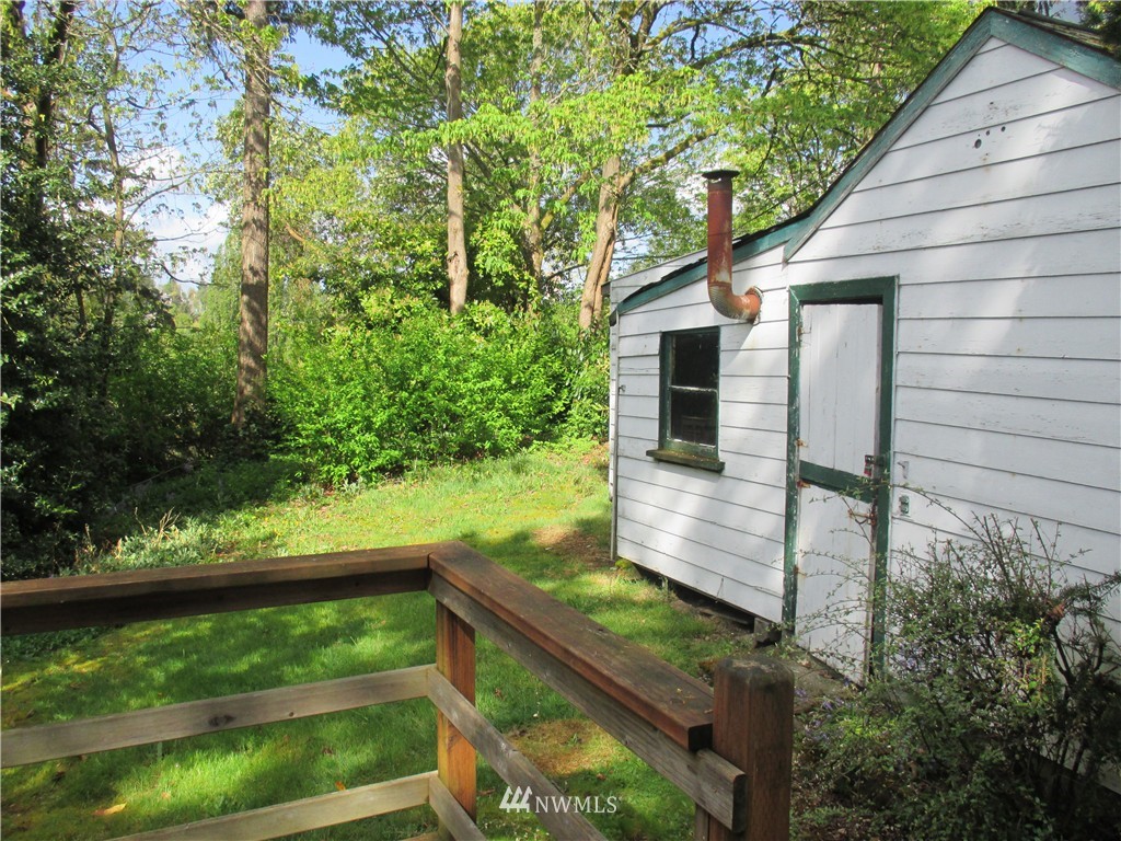 9749 Sand Point Way Northeast Seattle, WA 98115 - Photo 17 of 19 Gallery Image 17