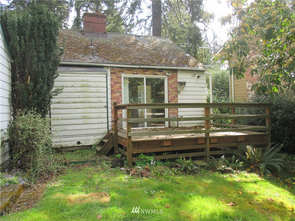 9749 Sand Point Way Northeast Seattle, WA 98115 - Photo 19 of 19 Gallery Image 19