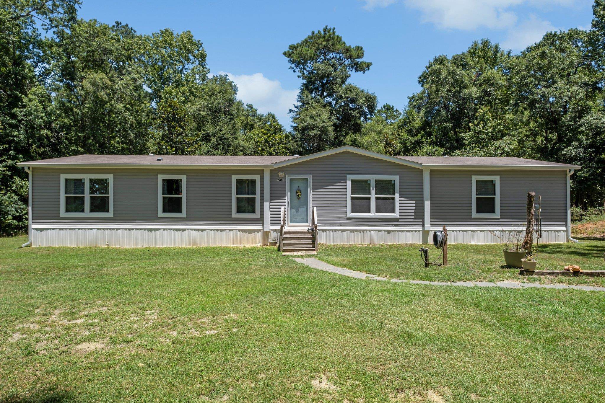 2453 Lakeview Point Road Quincy, FL 32351 - Photo 29 of 35