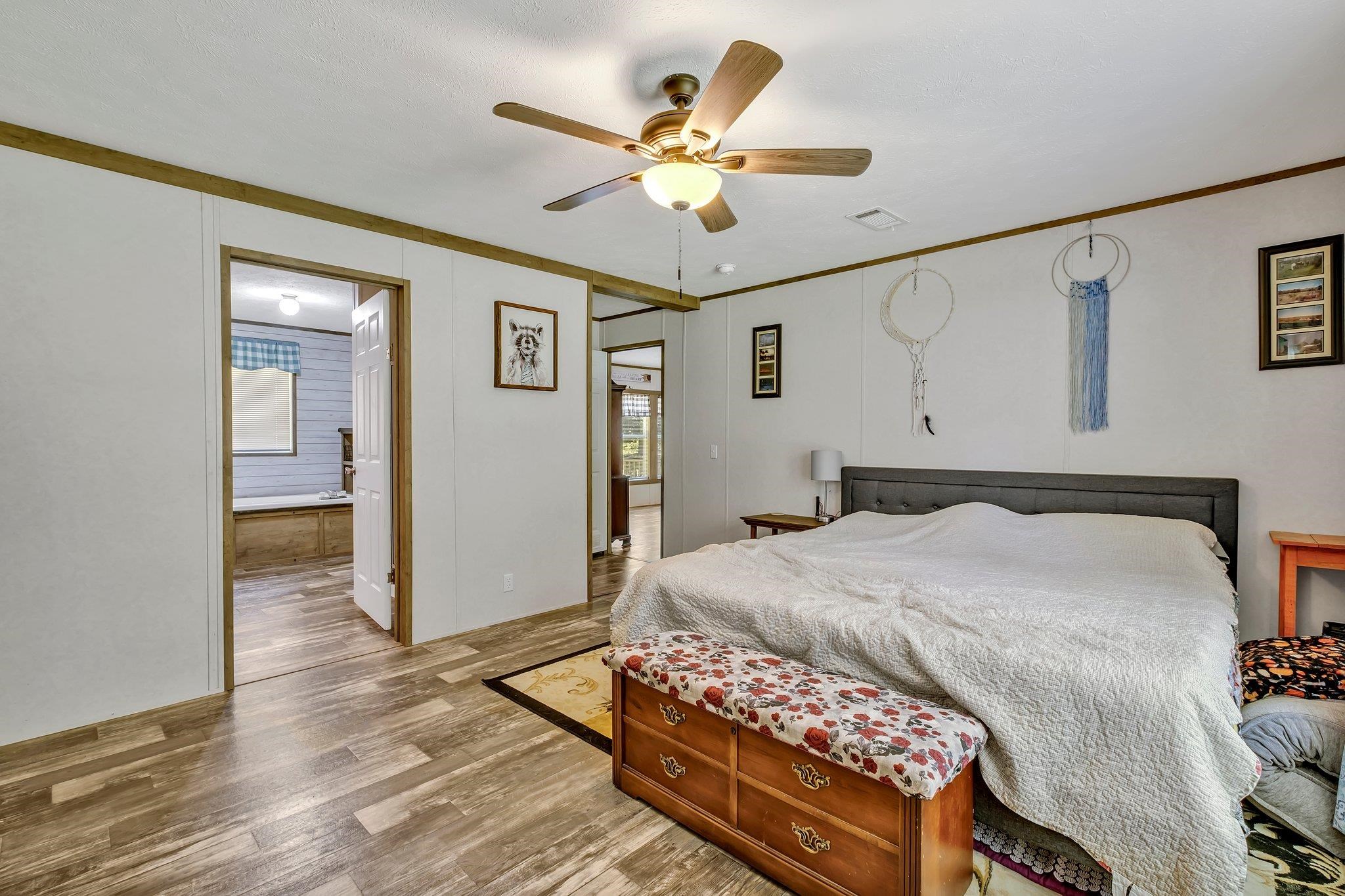 2453 Lakeview Point Road Quincy, FL 32351 - Photo 3 of 35